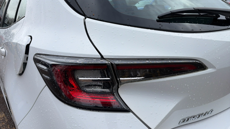 Toyota Corolla 1.8 VVT-i Hybrid Icon Tech 5dr CVT Hybrid Hatchback